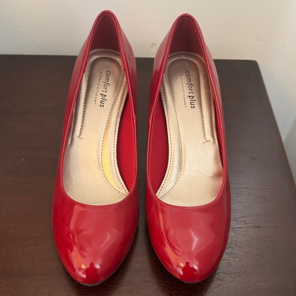 Comfort Plus by Predictions Red Patent Pumps – Size 9